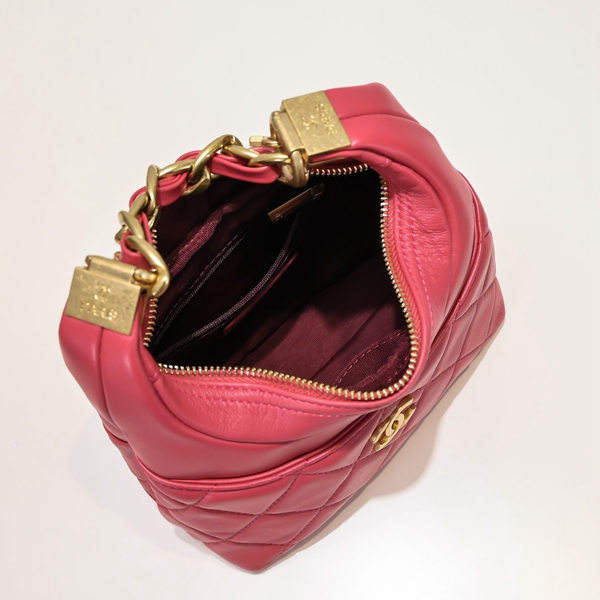 シャネルバッグ着用イメージ